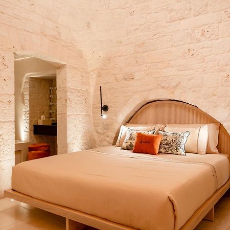 알베르벨로 Naiira Luxury Trullo - Jacuzzi And Patio 아파트 외부 사진