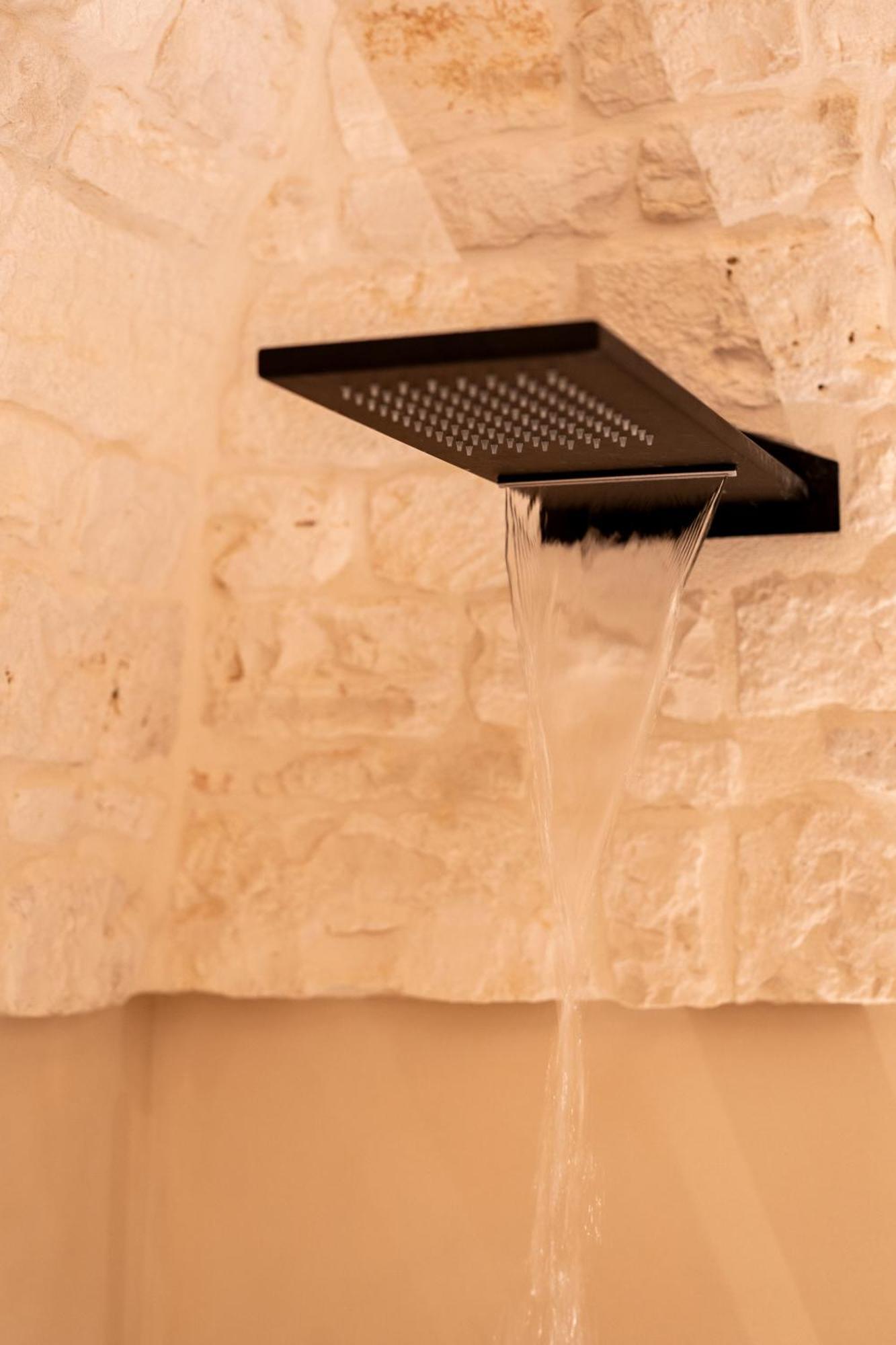 알베르벨로 Naiira Luxury Trullo - Jacuzzi And Patio 아파트 외부 사진
