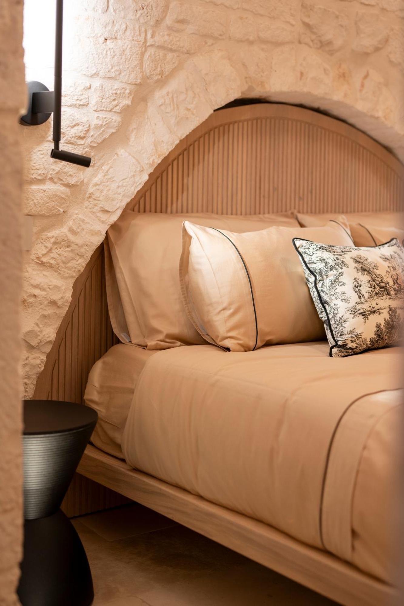 알베르벨로 Naiira Luxury Trullo - Jacuzzi And Patio 아파트 외부 사진