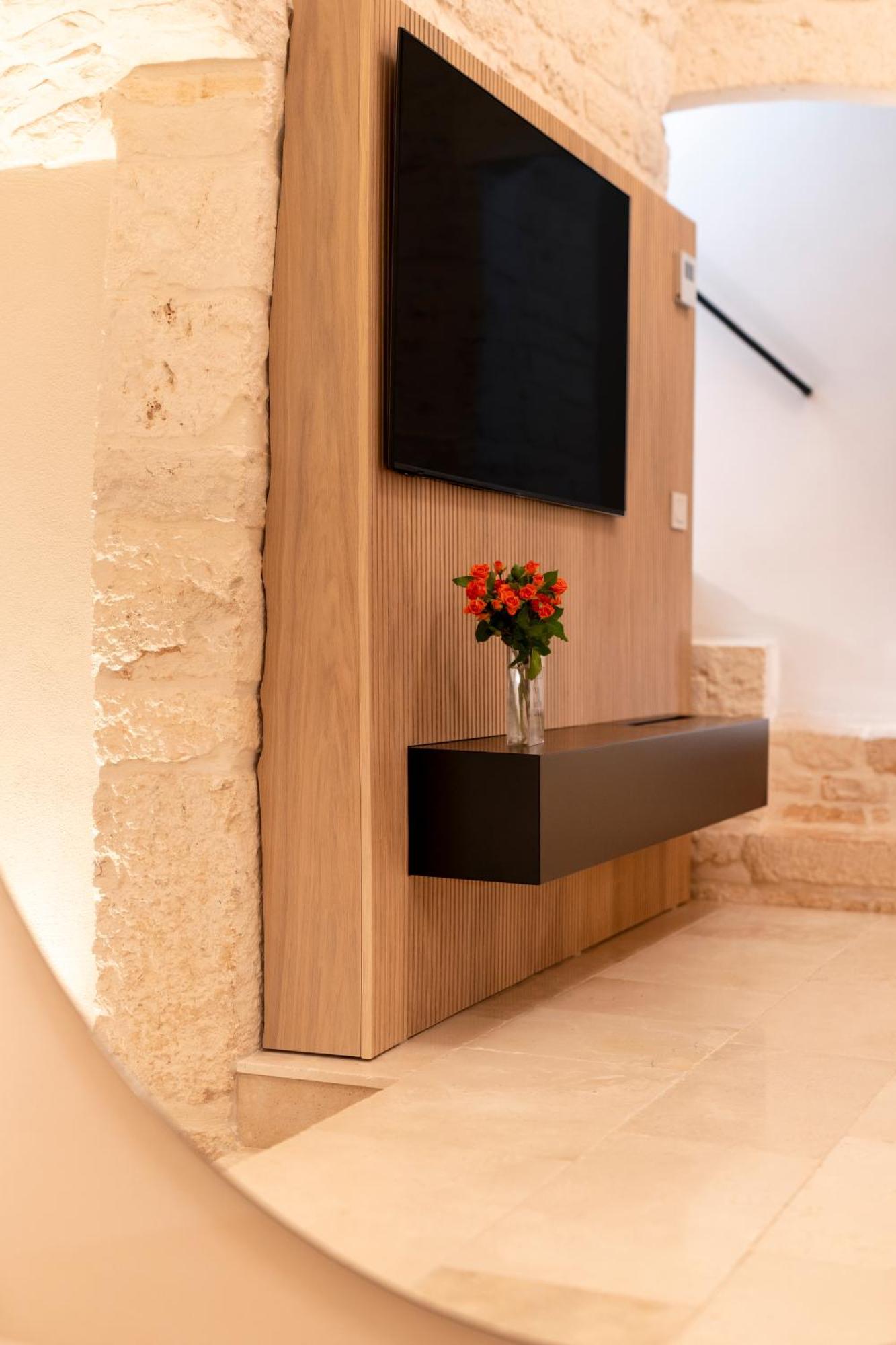 알베르벨로 Naiira Luxury Trullo - Jacuzzi And Patio 아파트 외부 사진