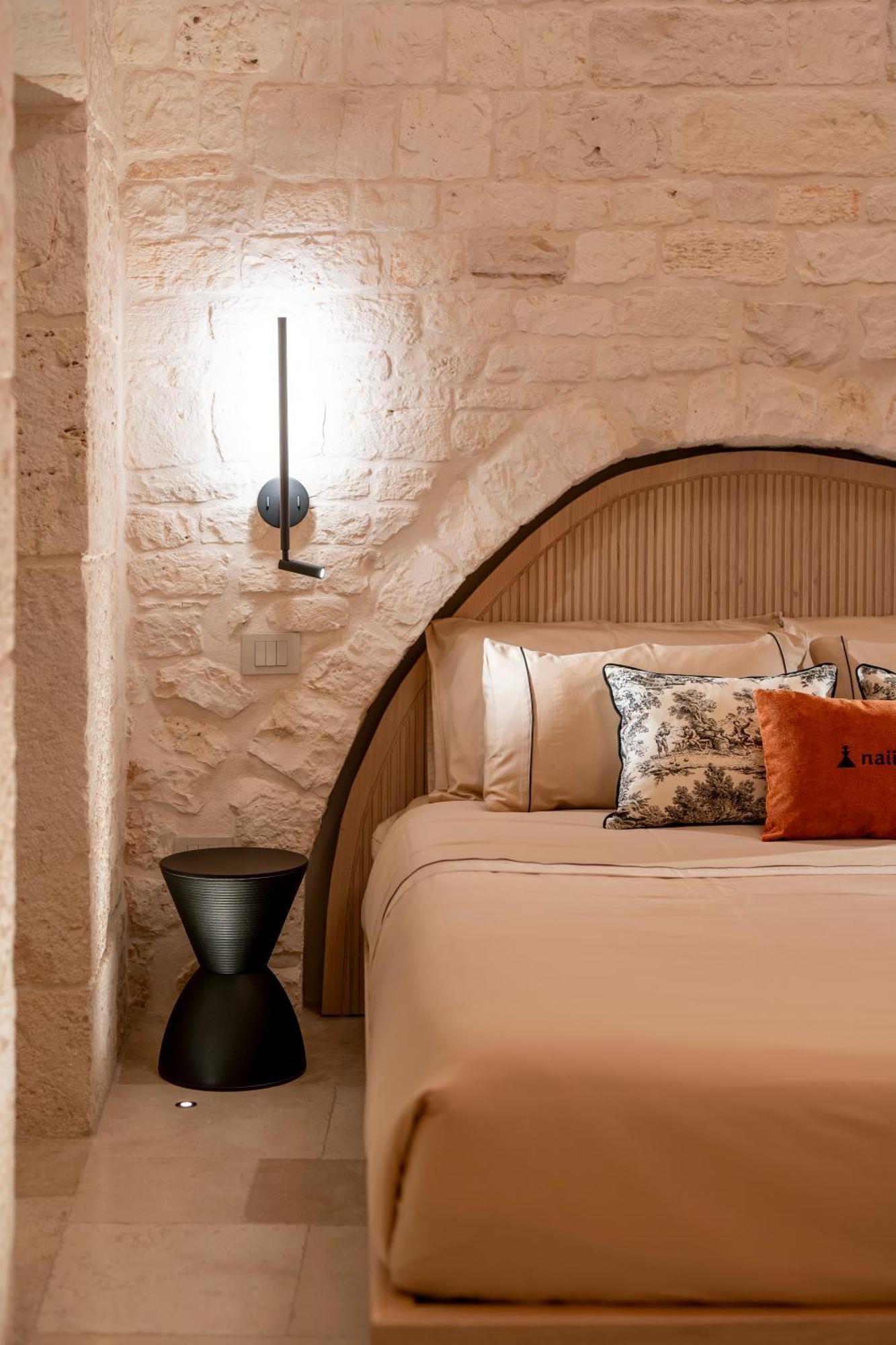 알베르벨로 Naiira Luxury Trullo - Jacuzzi And Patio 아파트 외부 사진