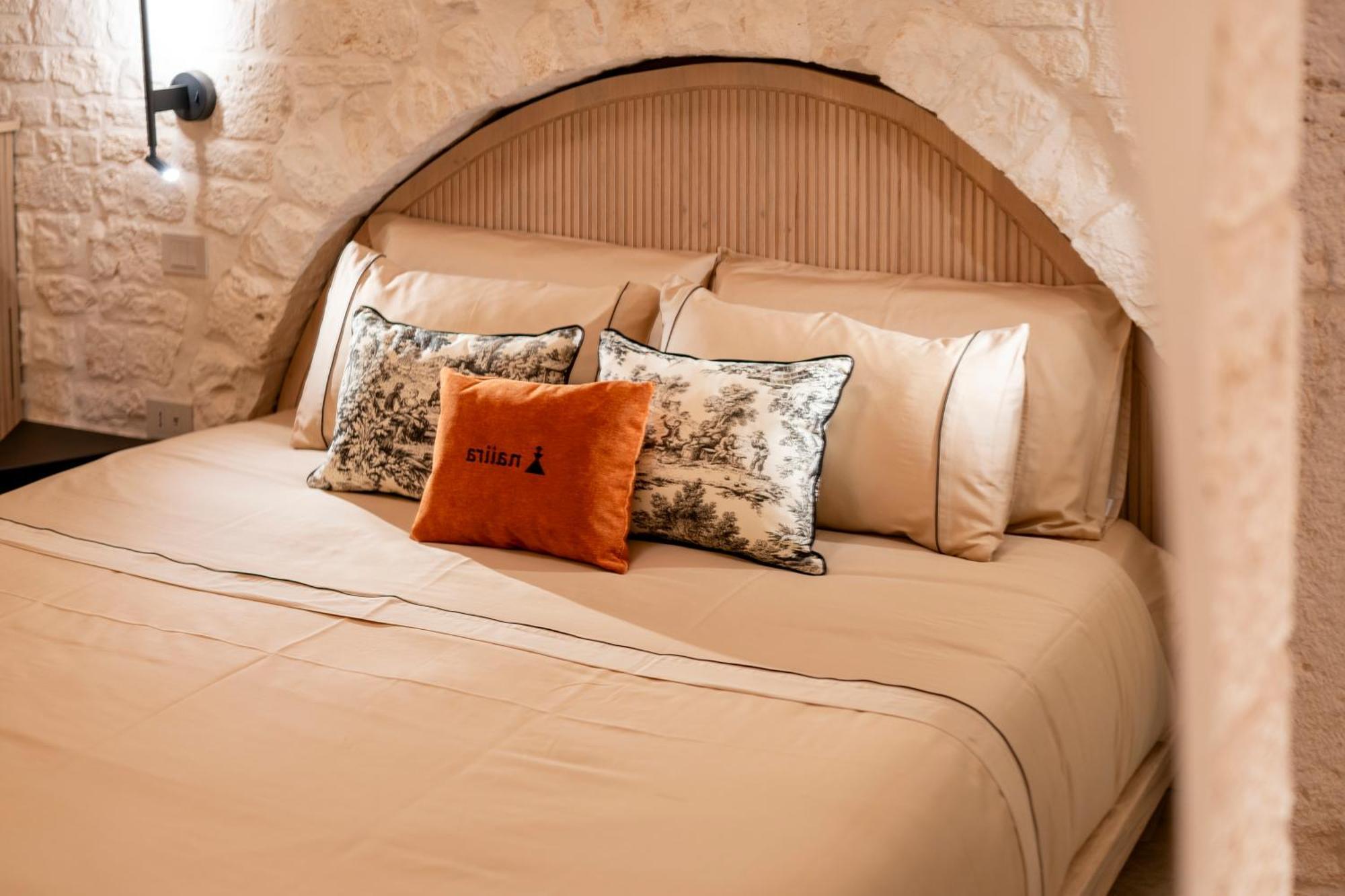 알베르벨로 Naiira Luxury Trullo - Jacuzzi And Patio 아파트 외부 사진