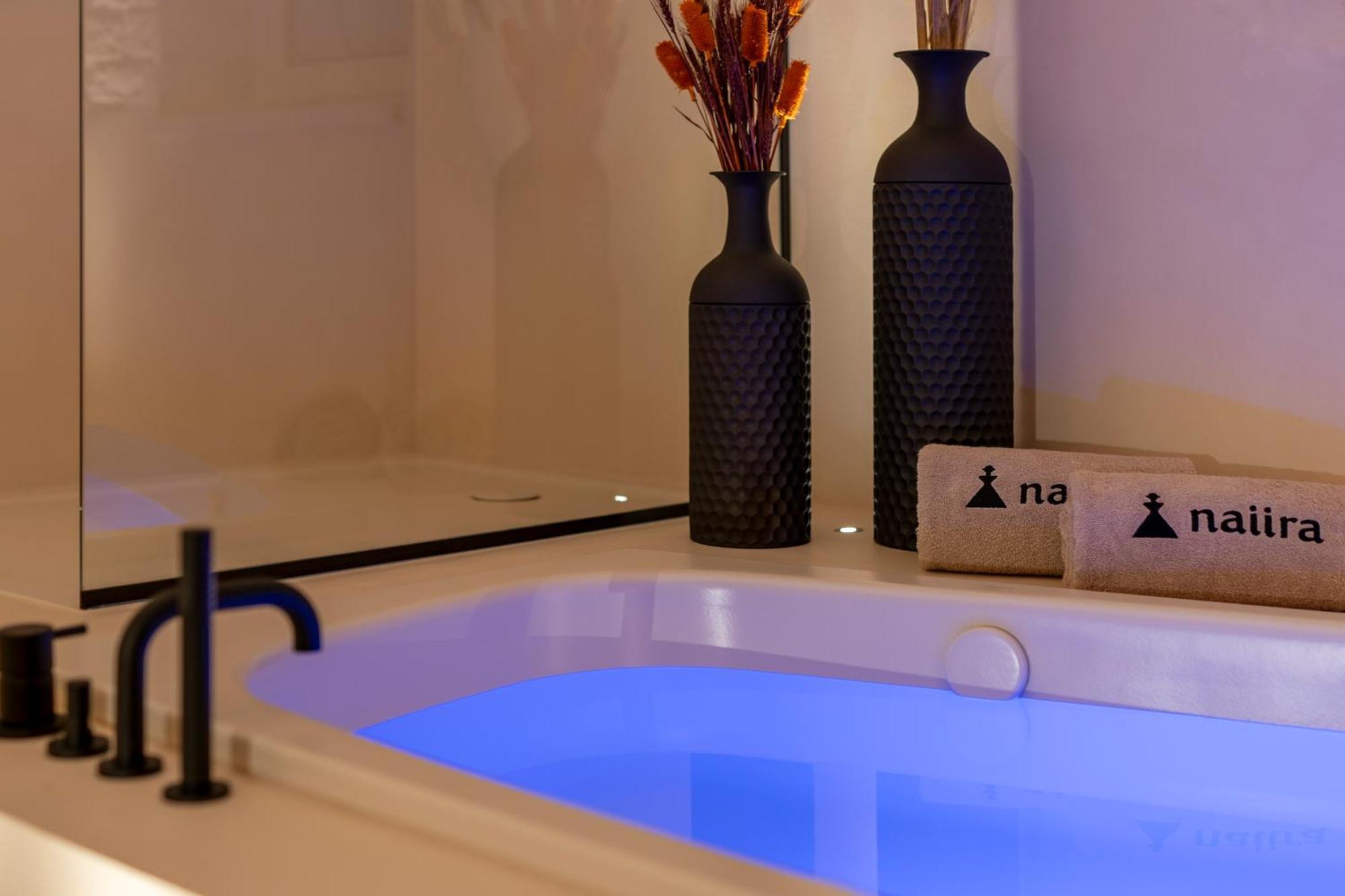 알베르벨로 Naiira Luxury Trullo - Jacuzzi And Patio 아파트 외부 사진