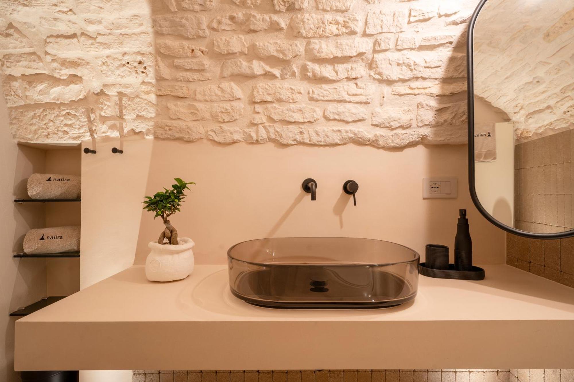 알베르벨로 Naiira Luxury Trullo - Jacuzzi And Patio 아파트 외부 사진