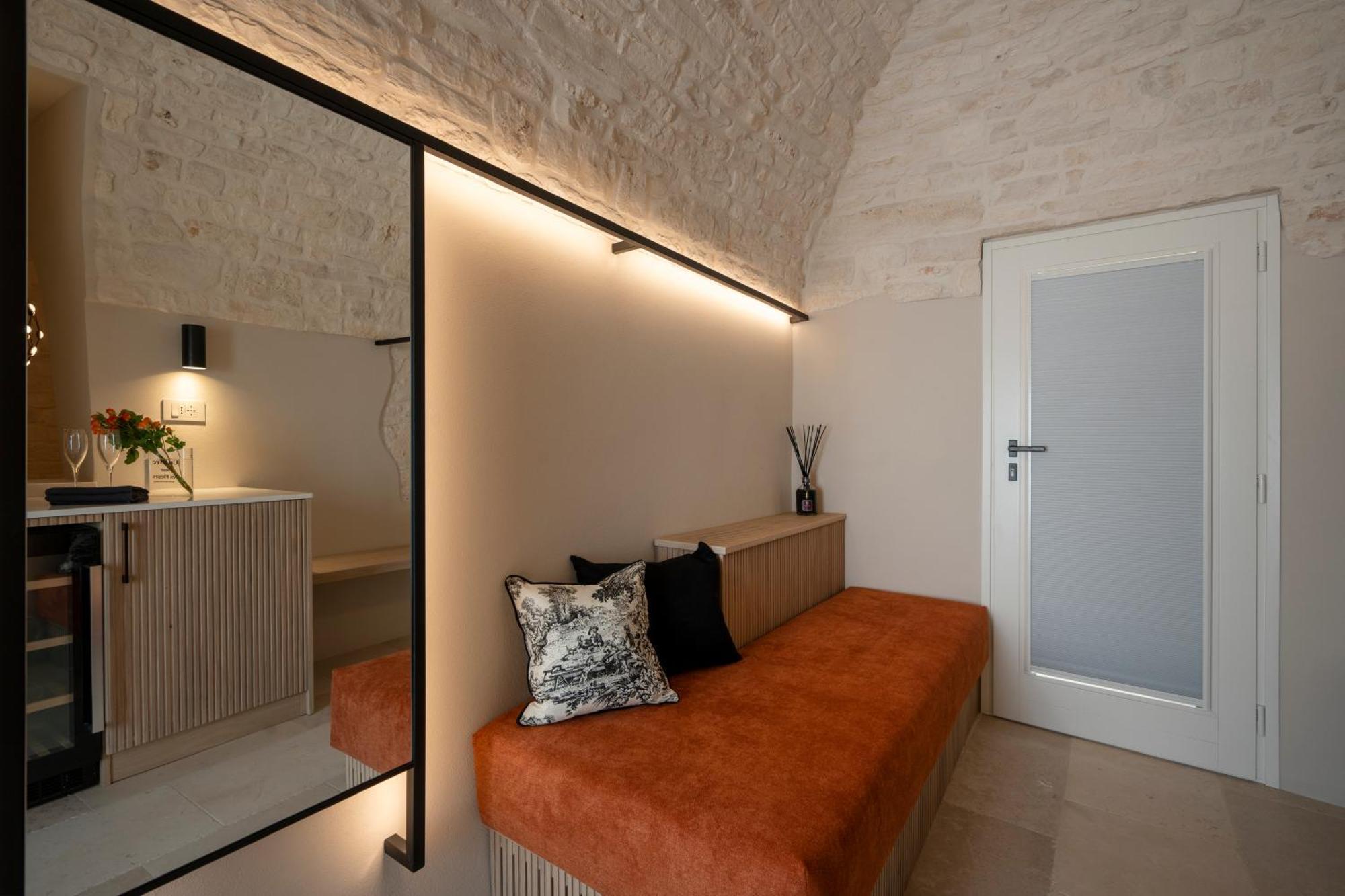 알베르벨로 Naiira Luxury Trullo - Jacuzzi And Patio 아파트 외부 사진
