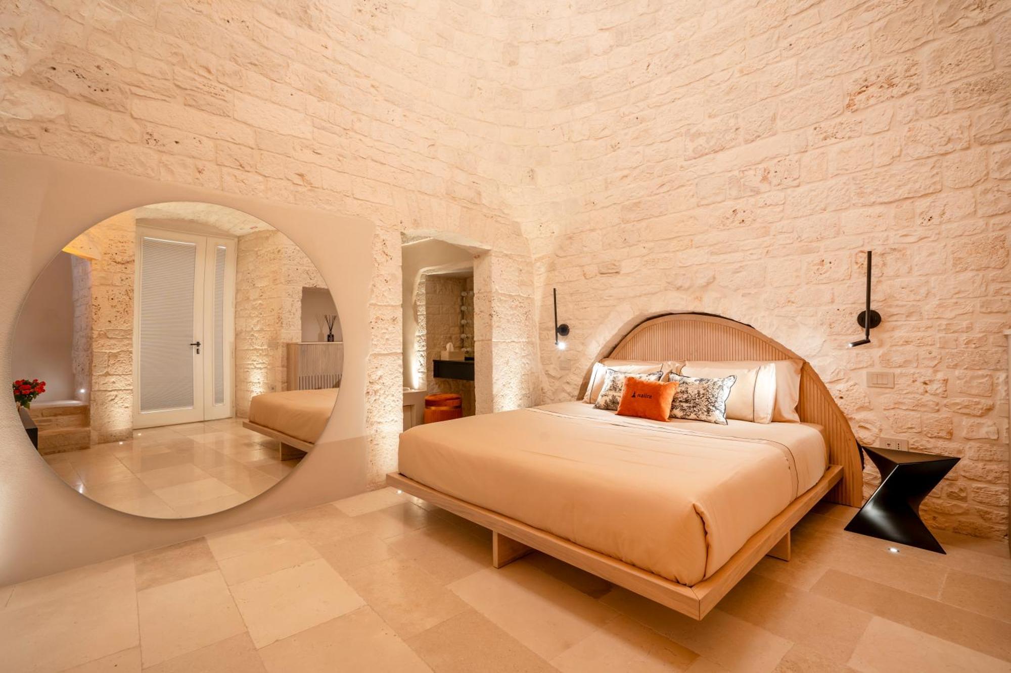 알베르벨로 Naiira Luxury Trullo - Jacuzzi And Patio 아파트 외부 사진