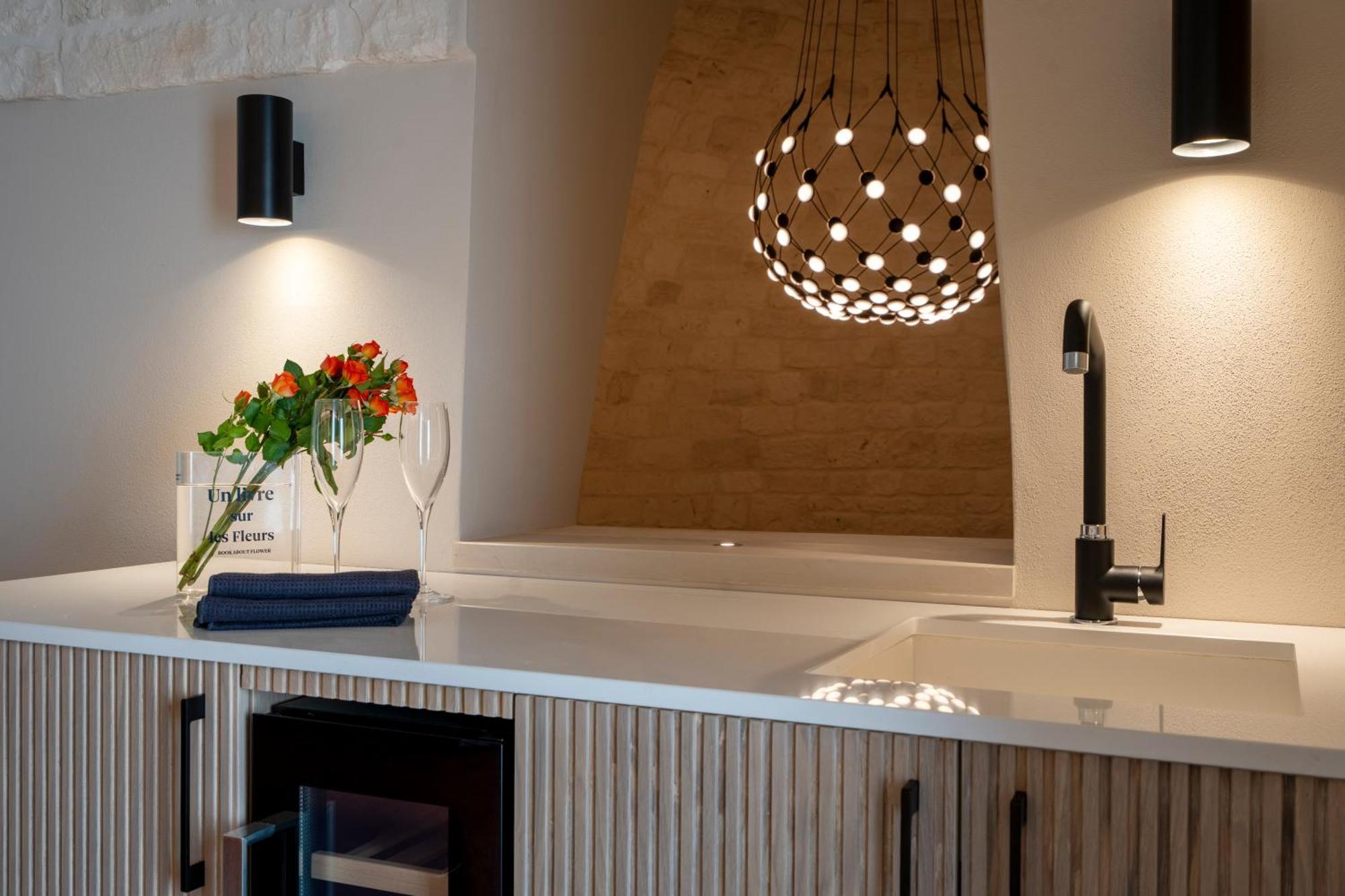 알베르벨로 Naiira Luxury Trullo - Jacuzzi And Patio 아파트 외부 사진