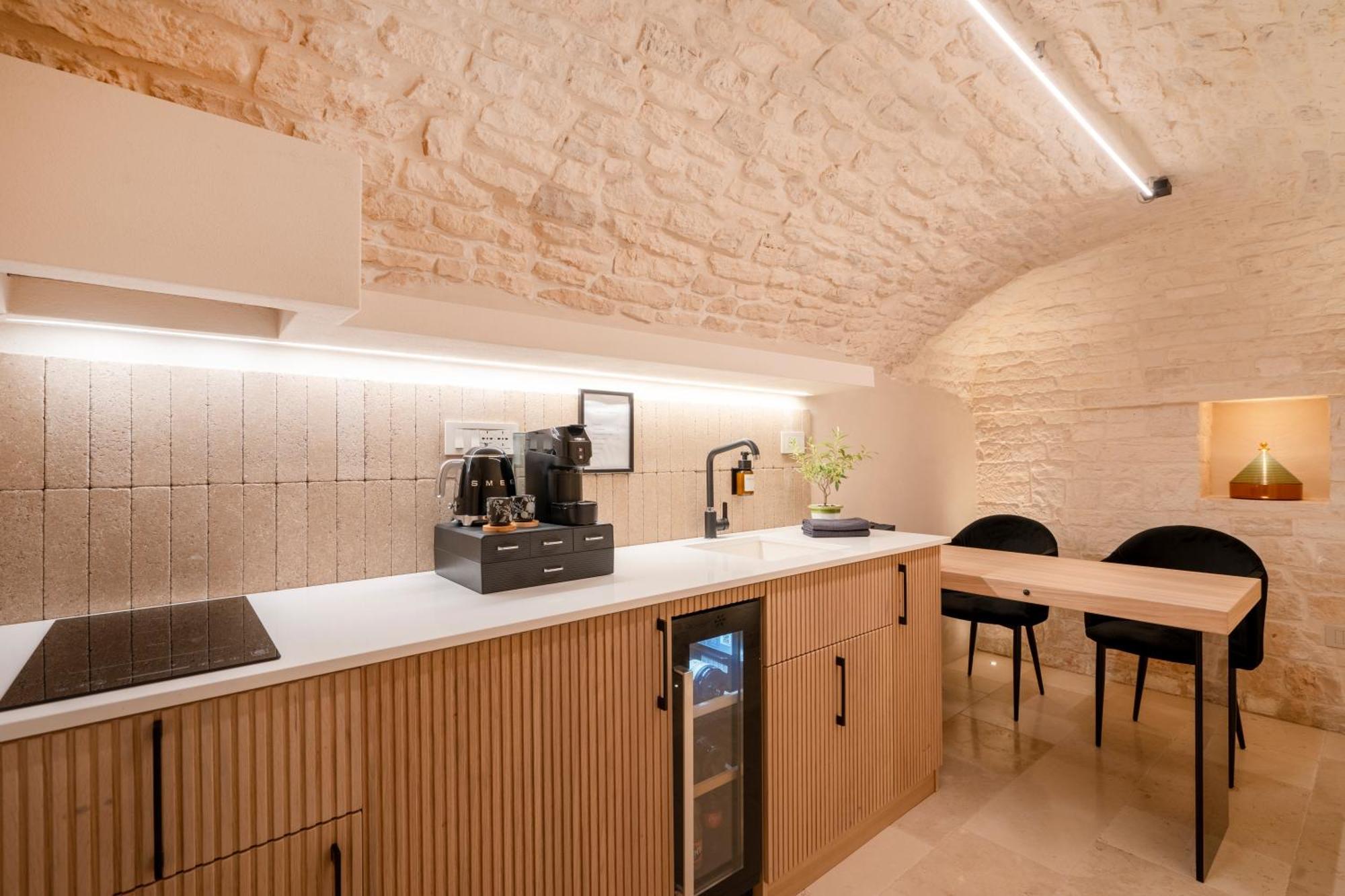 알베르벨로 Naiira Luxury Trullo - Jacuzzi And Patio 아파트 외부 사진