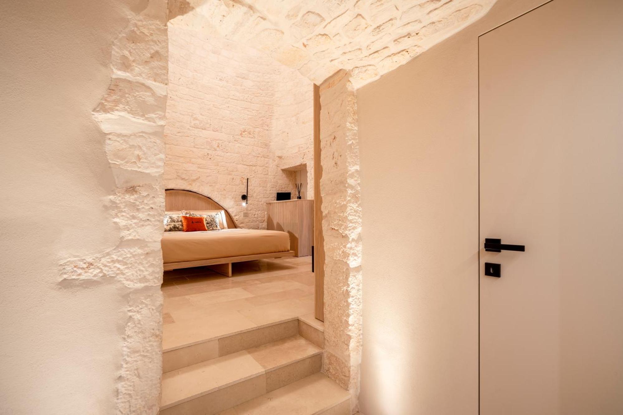 알베르벨로 Naiira Luxury Trullo - Jacuzzi And Patio 아파트 외부 사진