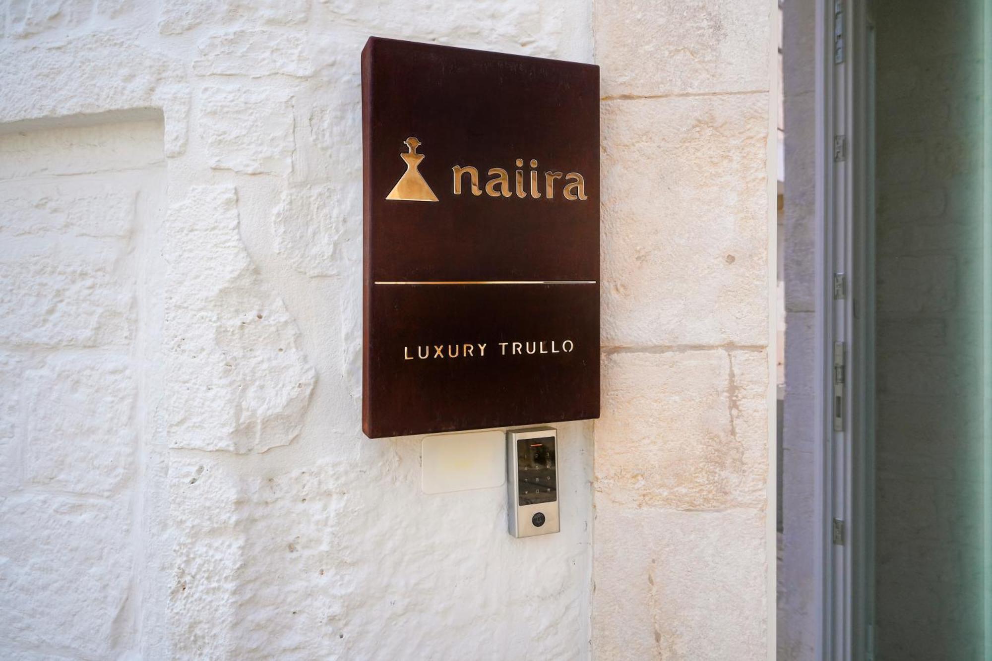 알베르벨로 Naiira Luxury Trullo - Jacuzzi And Patio 아파트 외부 사진